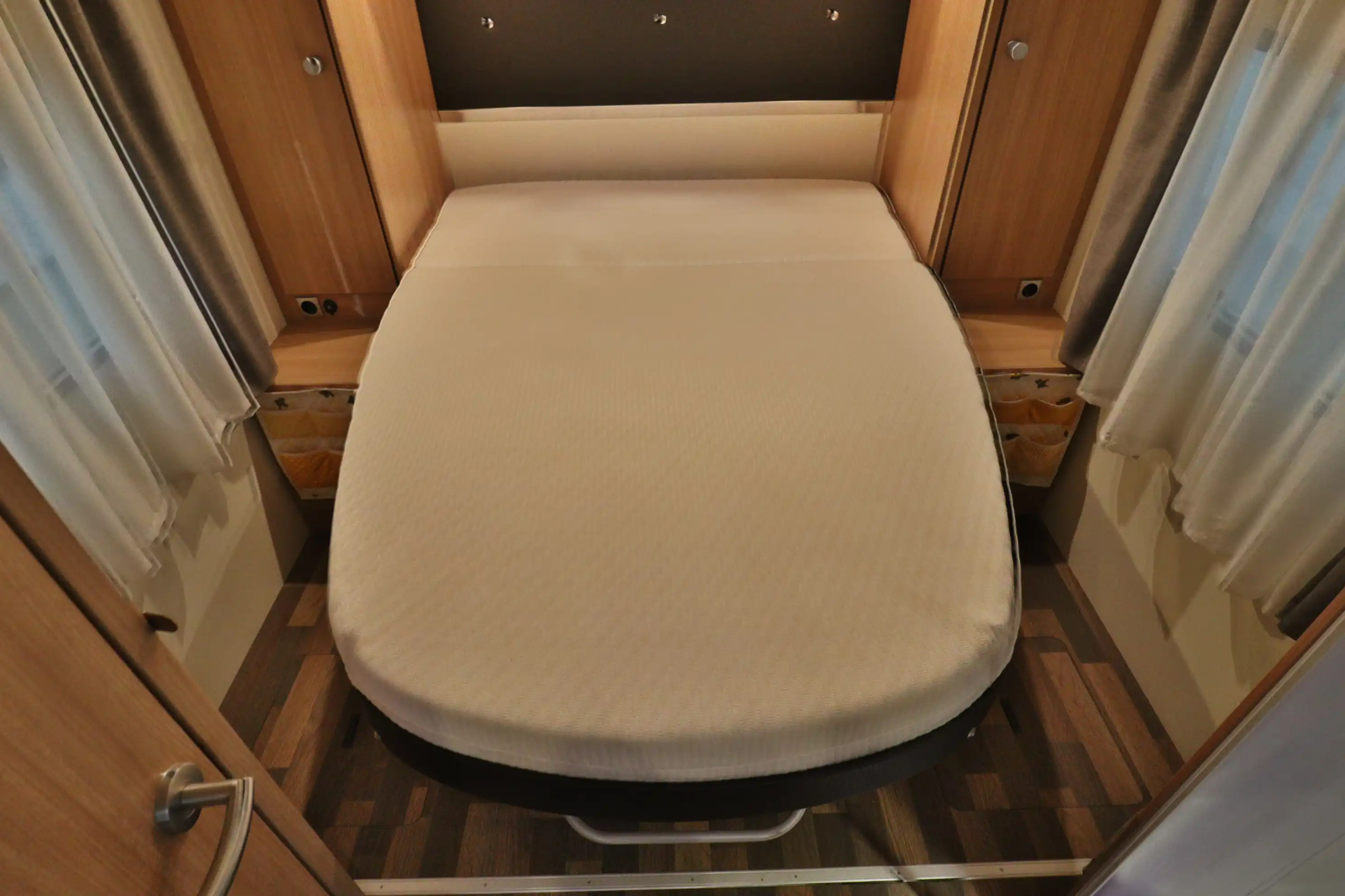 KNAUS Sky TI 700 MX Silver Selection